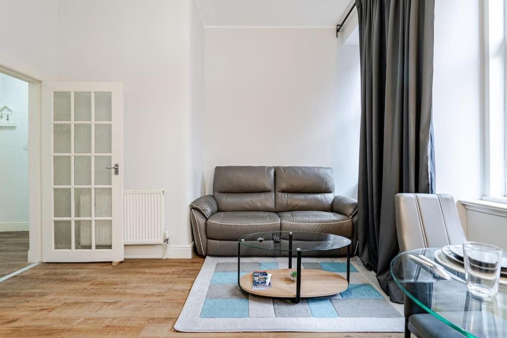 דירות גלאזגו Stunning Ground Floor Flat In Southside. מראה חיצוני תמונה